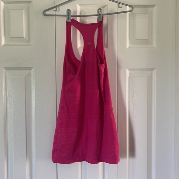 Lululemon Racer Back Tank Top π₯°π₯° - Picture 3 of 3